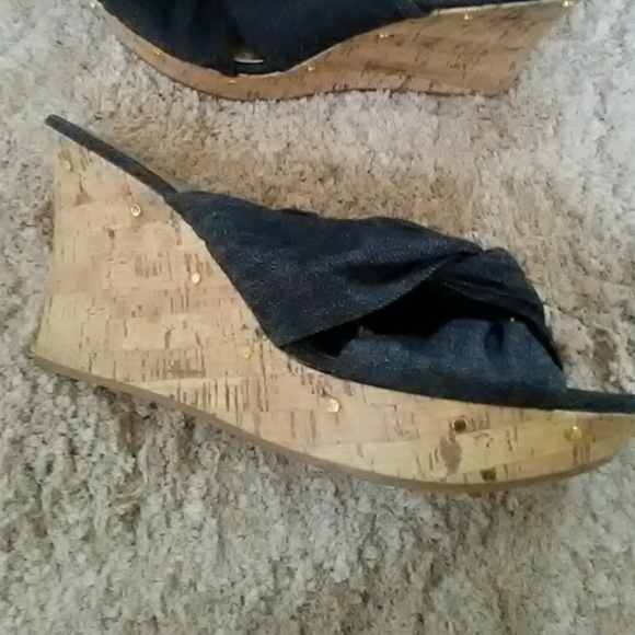 Dana Buchman Sandals - Picture 3 of 6